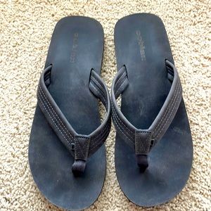 Men’s Black Cobian Flops size 10.5